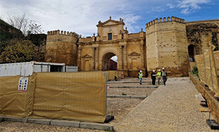 Obras puerta de cu00f3rdoba carmon