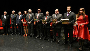 Coronacin reyes doshermanas
