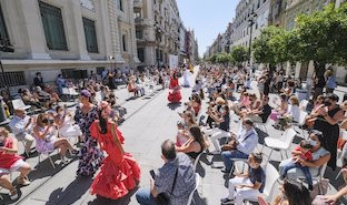 Desfile moda flamenca