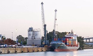 Puerto de sevilla tablada