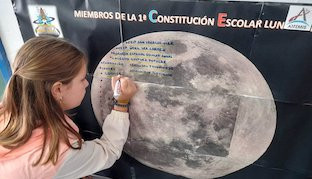 Constitucion lunar