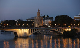 Sevilla de noche