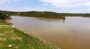 Embalse agrio